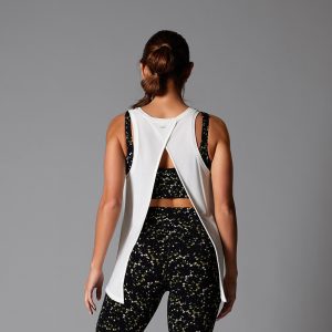 גופיה עם קשירה אחורית