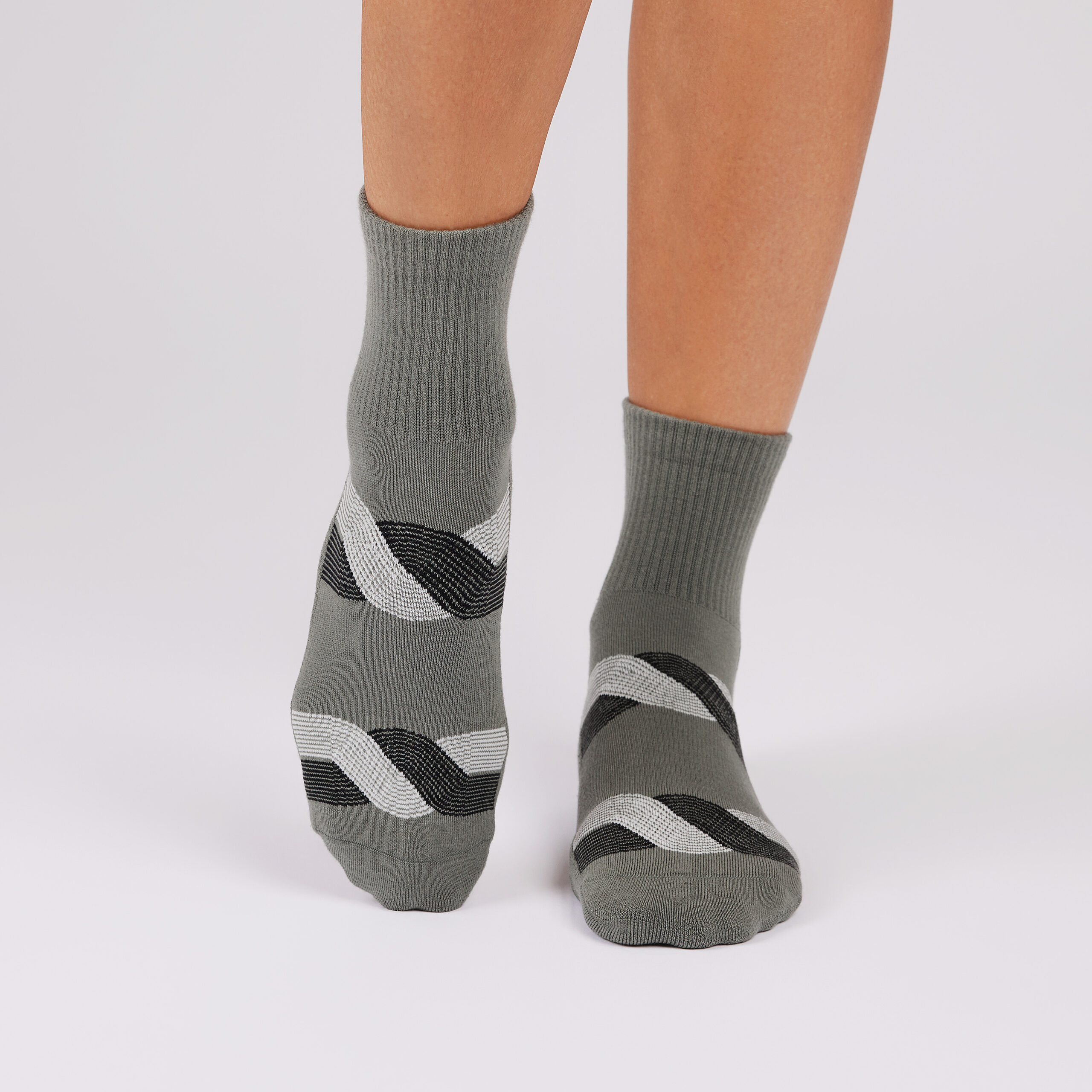 Socks Grip Aria-גרבי אחיזה לפילאטיס יוגה ובר - Wildflower Space Dye, Medium – תמונה 13